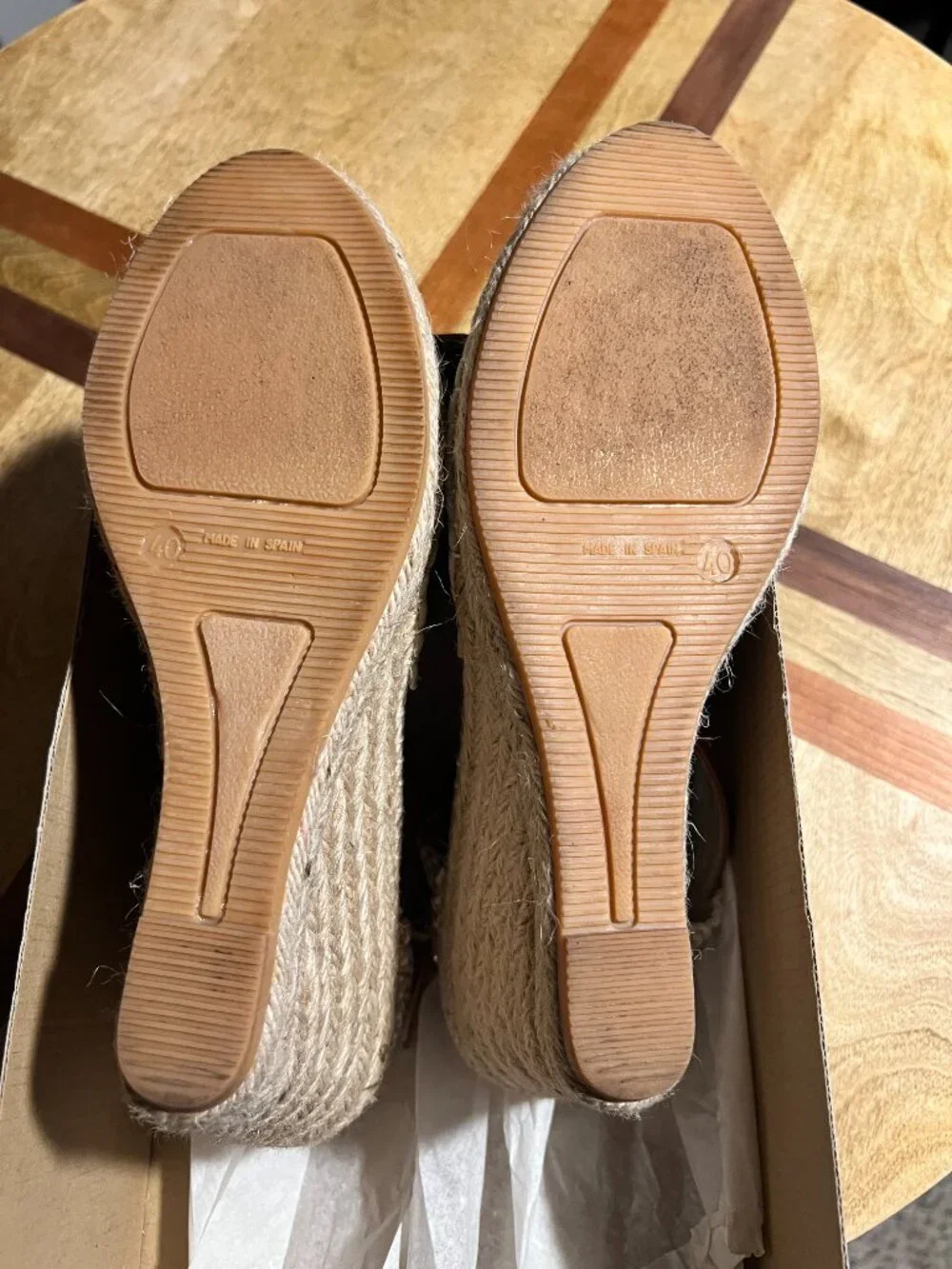 Laro Modelo Closed-toe Espadrille Wedge Sandals, size Euro 40